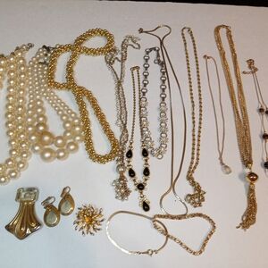 Vintage Gold Tone Bundle Jewelry
